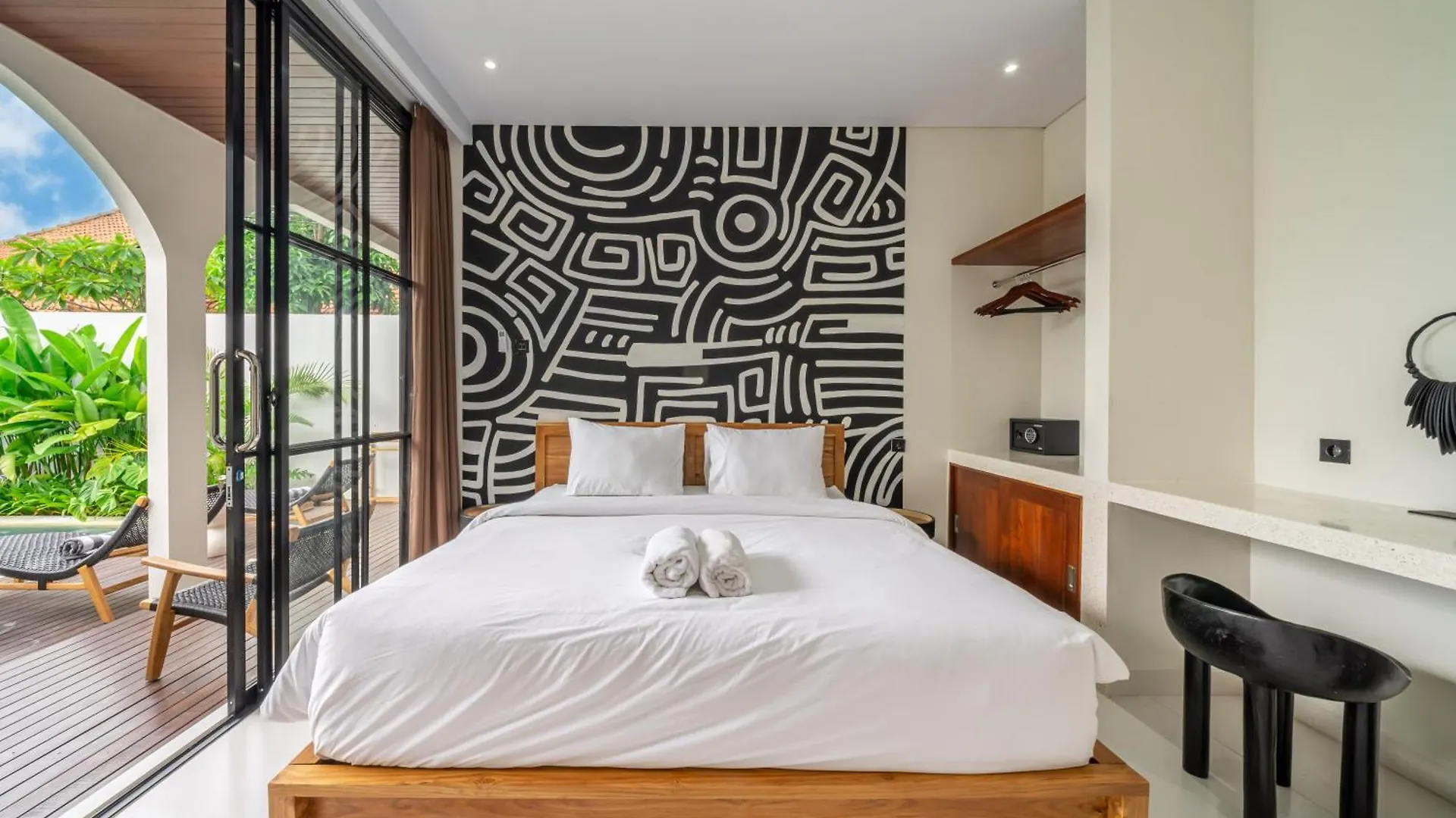 Alisa 4 - Brand New Villa With Breathtaking Garden Views - Expansive Pool - 4 Luxury Bedrooms Seminyak  0*, Seminyak (Bali) Indonesia